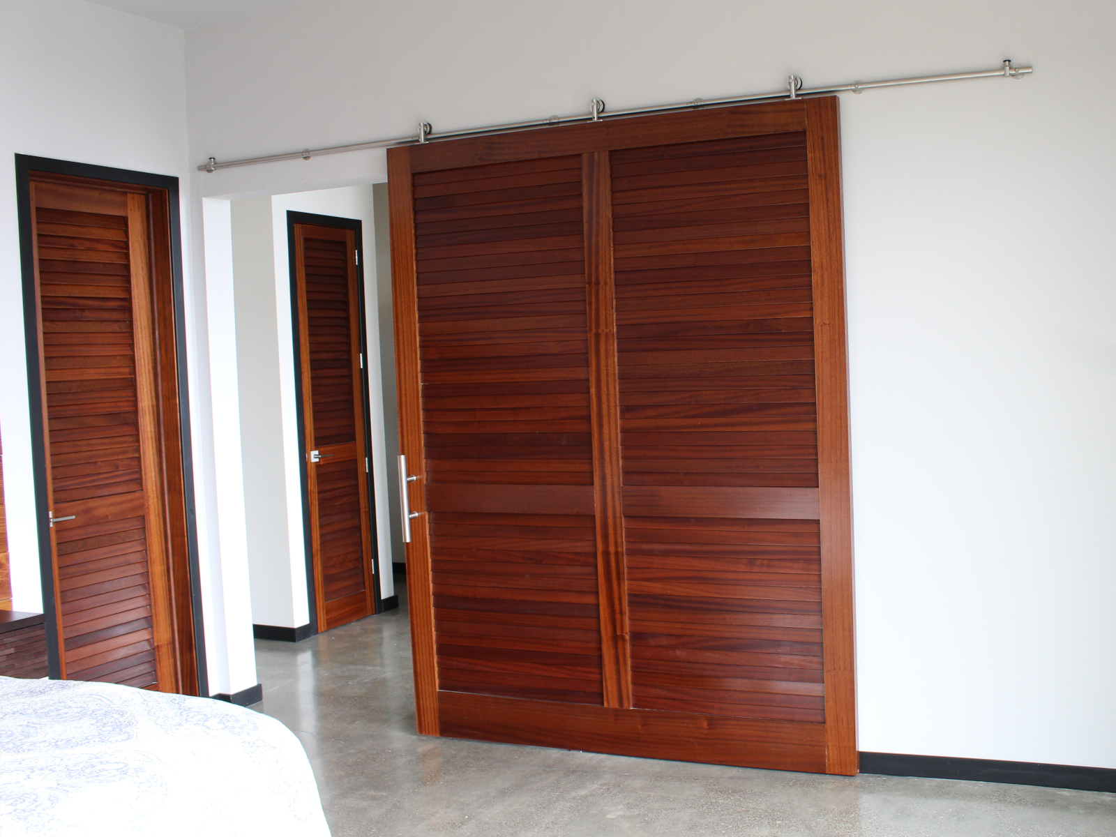 SLIDING CLOSET DOORS