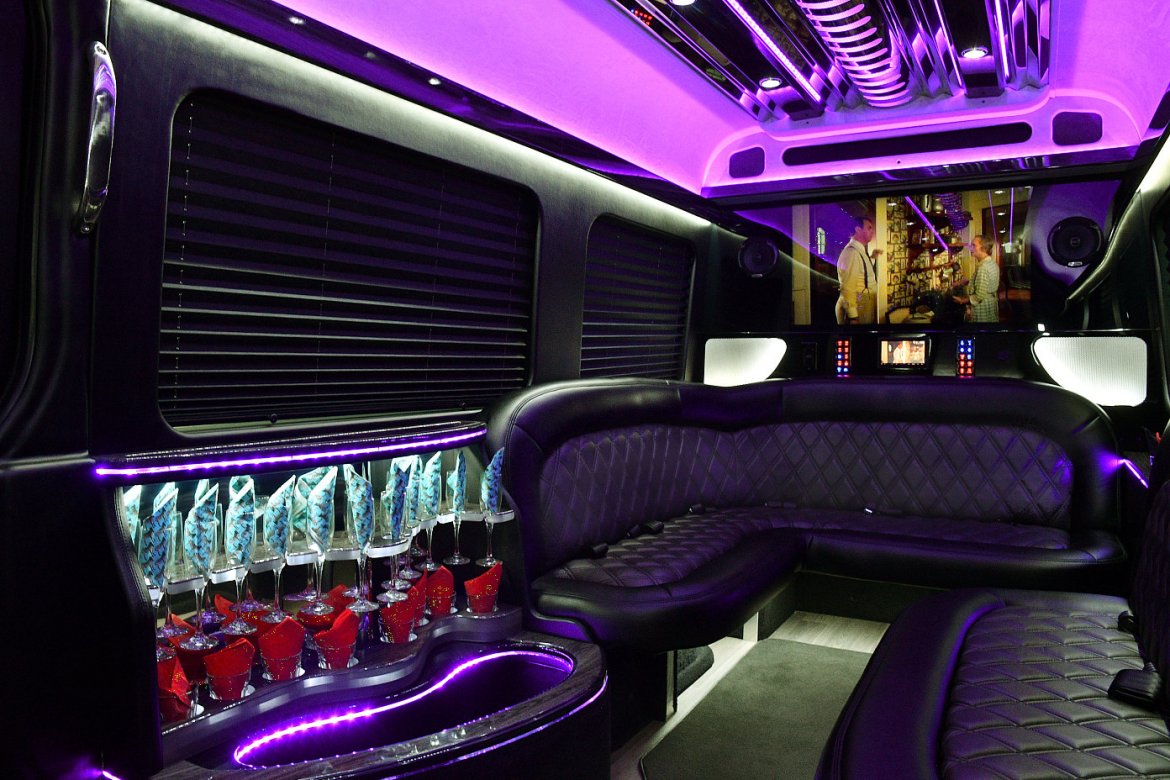 luxury limo rental