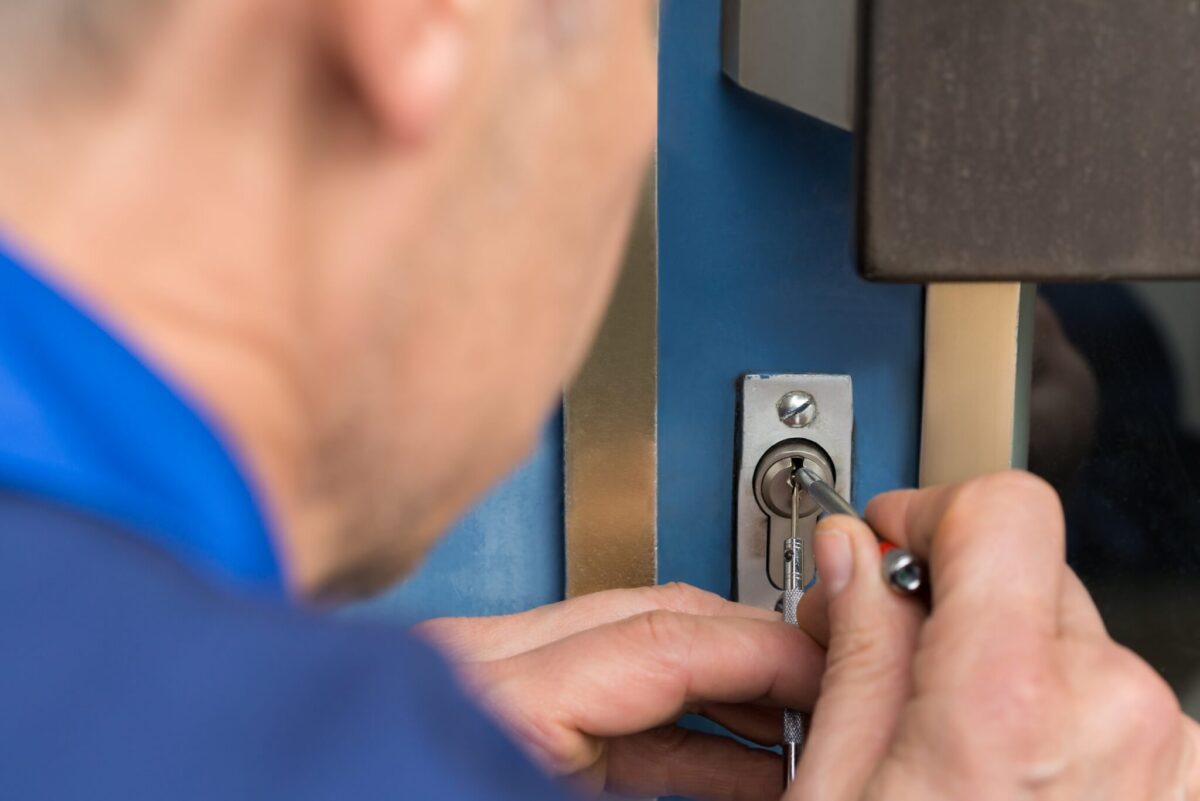 5 Reasons to Hire a Locksmith in Essendon