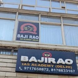 Students discussing common mistakes while selecting the best IAS academy in Delhi for UPSC preparation and career planning.